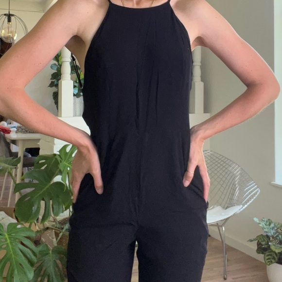 Backless Jumpsuit - Picture 4 of 6